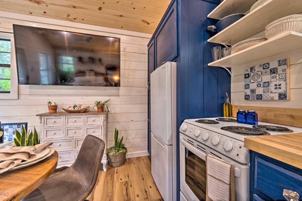 Romantic Broken Bow Cabin With Jacuzzi And Fire Pit! エクステリア 写真