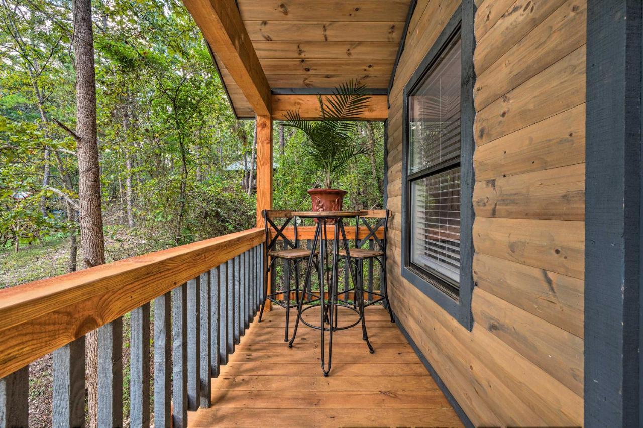 Romantic Broken Bow Cabin With Jacuzzi And Fire Pit! エクステリア 写真