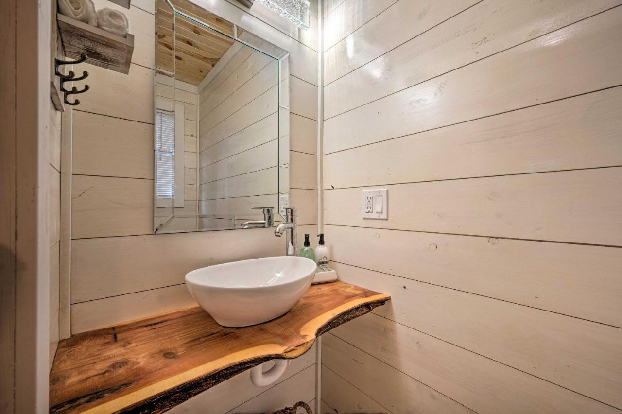 Romantic Broken Bow Cabin With Jacuzzi And Fire Pit! エクステリア 写真