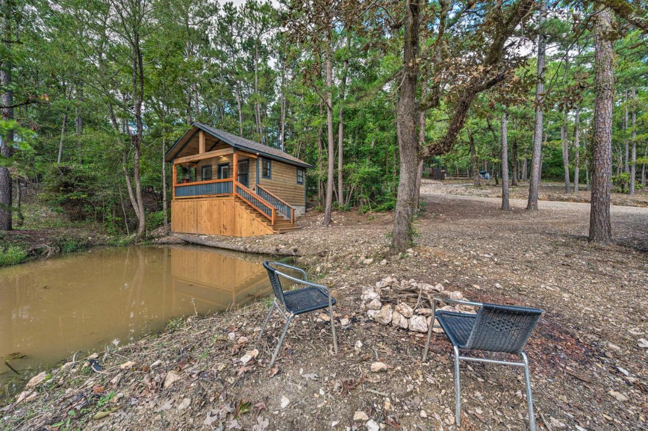 Romantic Broken Bow Cabin With Jacuzzi And Fire Pit! エクステリア 写真